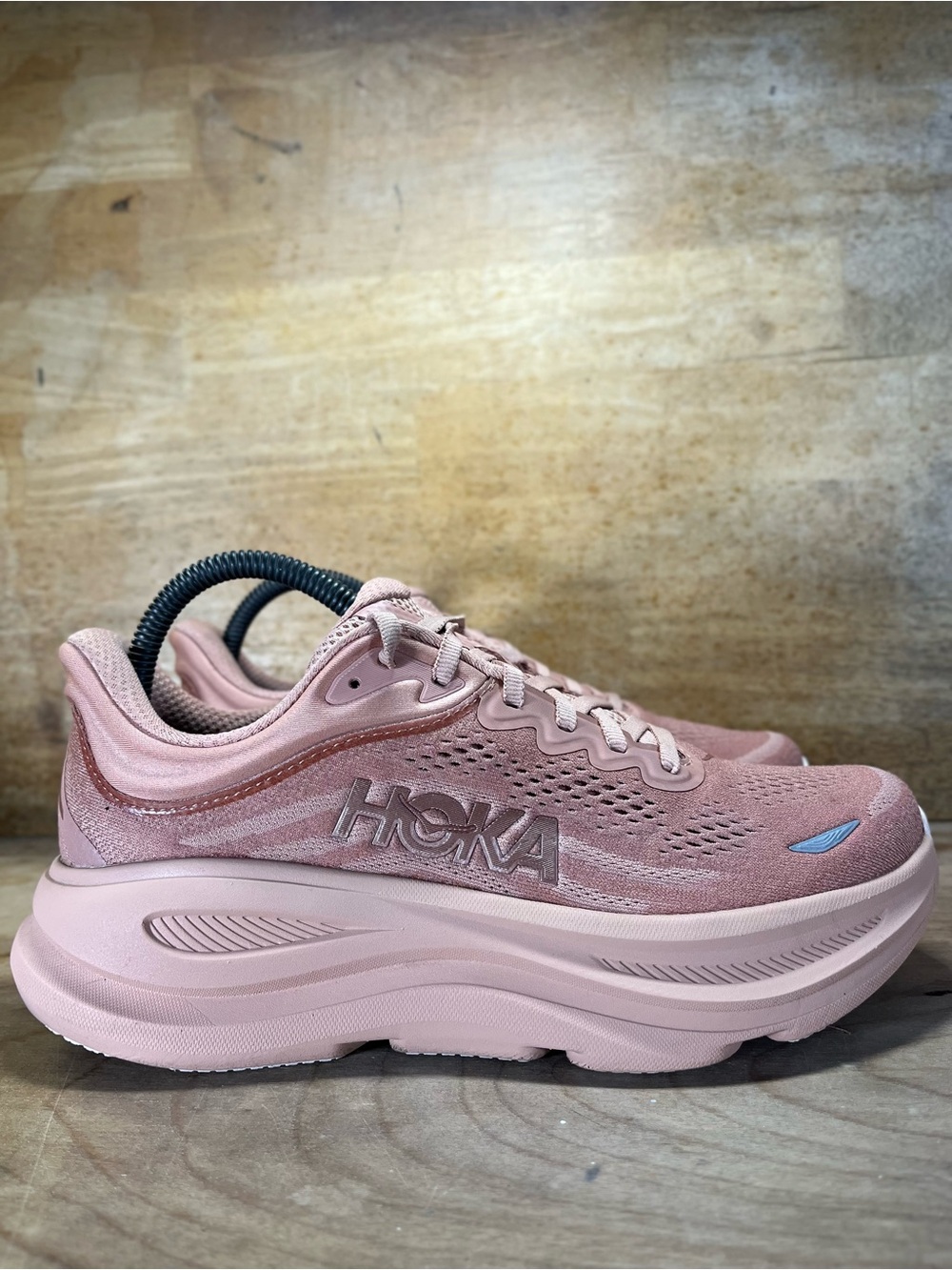 Hoka One One Bondi 9 Womens Size 7.5 Running Shoes Sneakers Sienna Rose Gold
